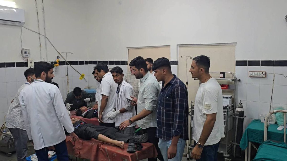 बाड़मेर
उत्तरलाई के पास निजी स्कूल के बच्चों से भरा टेम्पो पलटा,हादसे में करीब एक दर्जन बच्चे हुए घायल,घायलों का जिला अस्पताल में चल रहा इलाज <a href="/Barmer_Police/">Barmer Police</a>