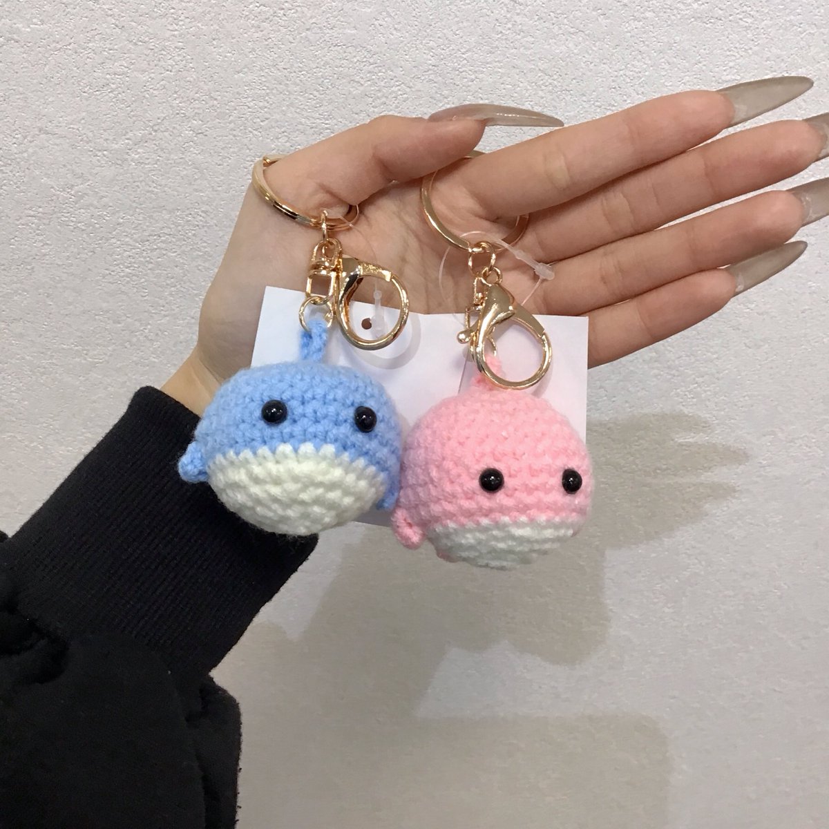 🩵新商品🩵 編みぐるみキーホルダーからクジラが出ました🐳 ブルーと