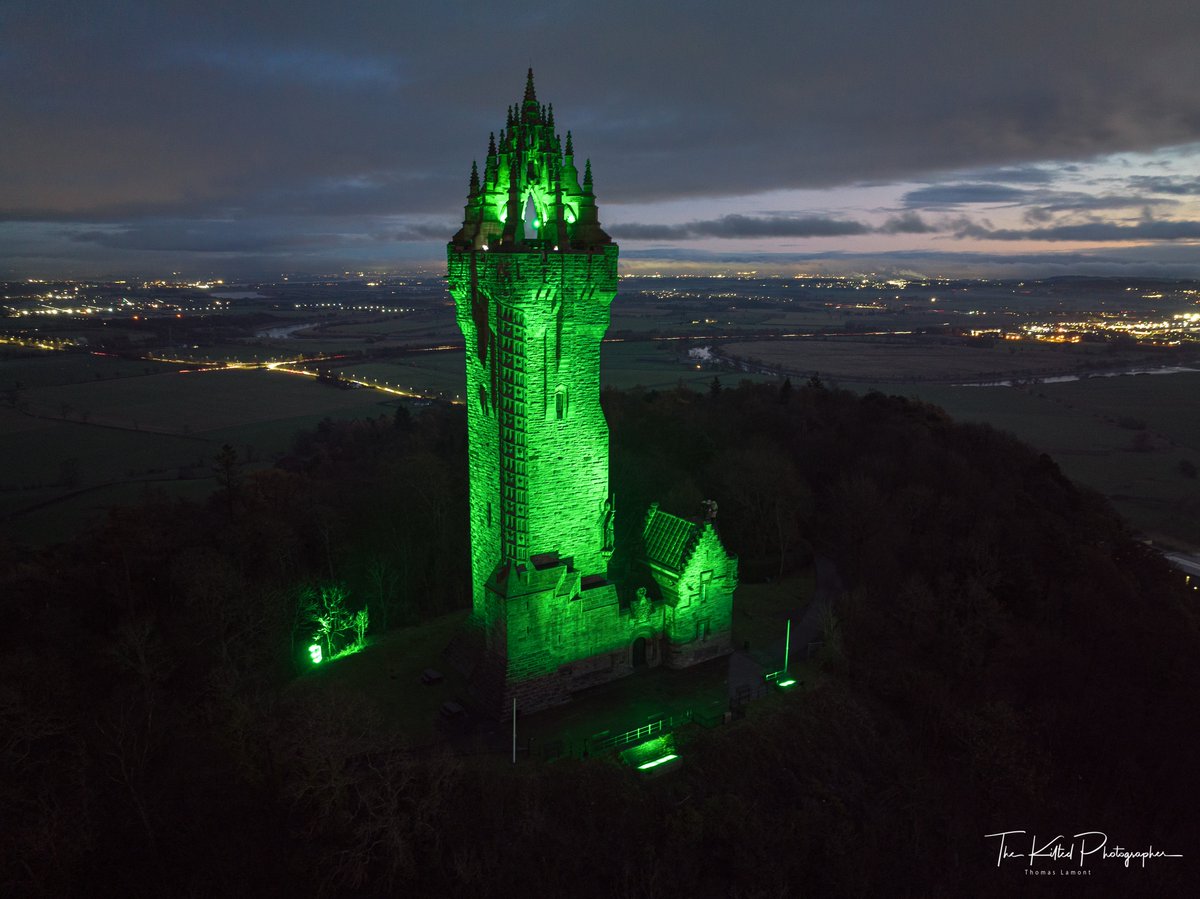 Tonight the Monument will light up green in support of Kidney Cancer Awareness Week. 💚
Find out more about kidney cancer, the charity, what they do &amp; the support they can offer.  👇
bit.ly/4qTqC67 #KidneyCancerAwarenessWeek <a href="/kidneycanceruk/">Kidney Cancer UK</a> #KCAW2026