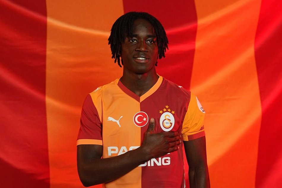 Kaan Ayhan'ın göbeğini görmek yerine 18 yaşındaki çocuğun mücadelesini izlemeyi tercih ederim. Eleneceksek veya eleyeceksek Kaan ile değil gençlerle olsun. 

Geçen sene yapılan aynı hata bu sene de yapılıyor.