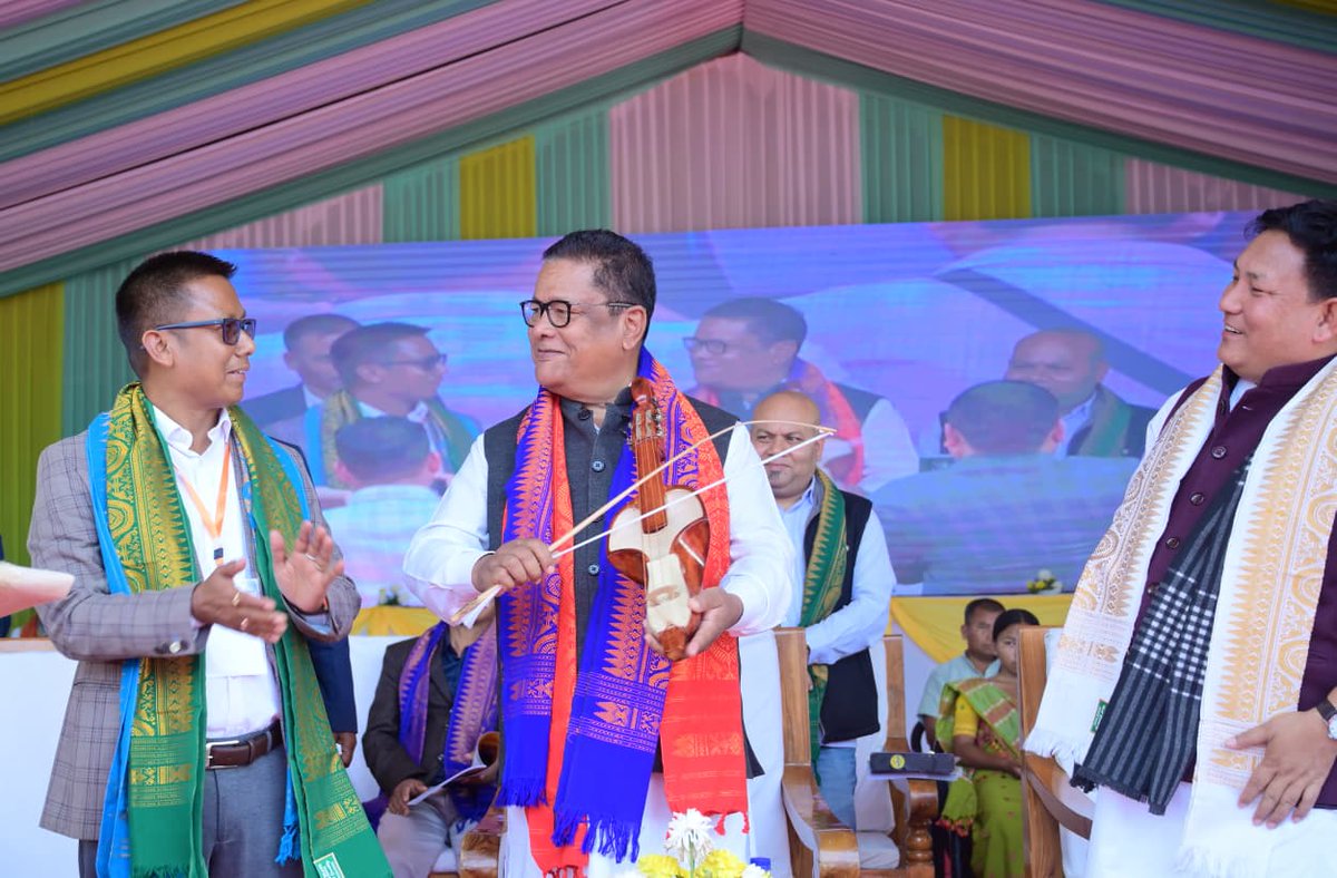 ranojpeguassam's tweet photo. Attended the 58th Delegate Convention of the All Bodo Studentsโ Union (ABSU) at Tangla in Udalguri. It was a privilege to felicitate the toppers of the 10th Central Talent Search (CTS) Examination for Classes IX and X, conducted by #ABSU.
ABSU has consistently played a proactive role in addressing the academic and holistic concerns of students from the Bodo community. I emphasised the importance of promoting skill-based learning and education, as envisaged under #NEP2020, to better prepare students for the evolving demands of modern industries.
@himantabiswa
@CMOfficeAssam
