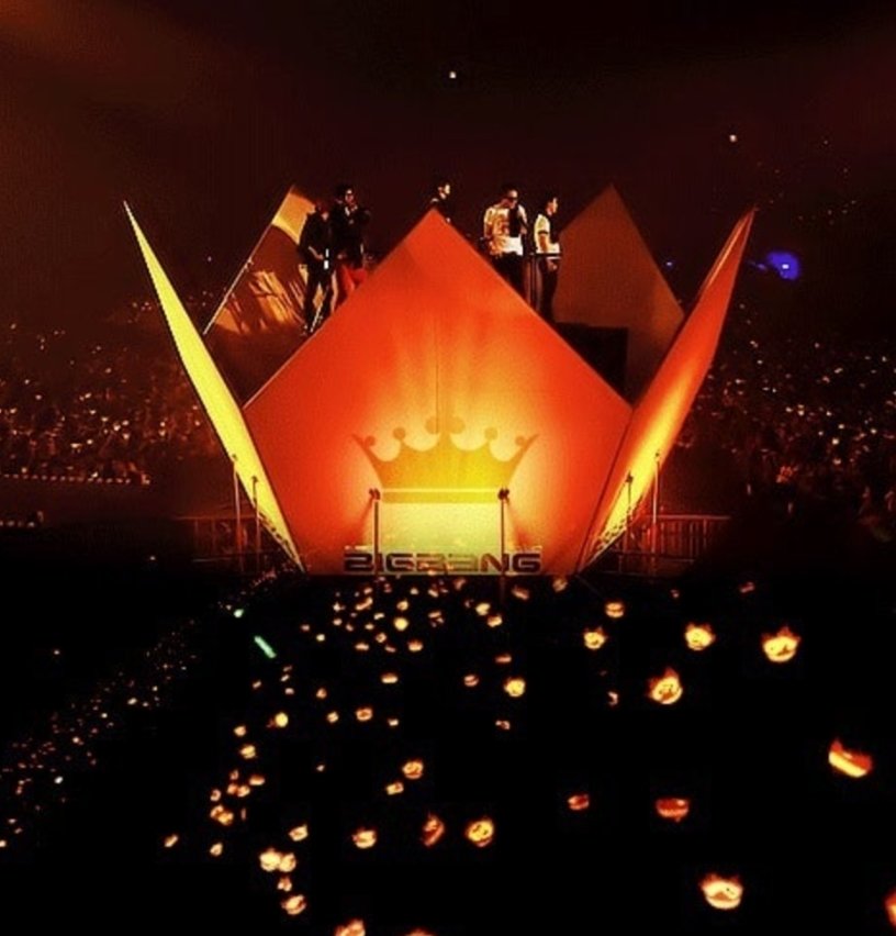 ETERNALLYFORGD's tweet photo. It reminds me of a certain stage production. Somehow… ah… oppa 😭 👑
#GDRAGON #지드래곤 #权志龙 #ジヨン https://t.co/bjDaxjelqe