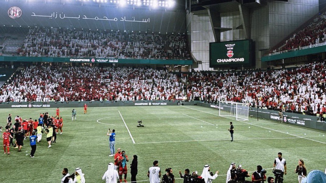 احترام الجمهور ليس خيارًا يُؤجّل ، بل هو المعيار الحقيقي لأي إدارة تدّعي أنها تعمل لأجل النادي ،

في المباريات السابقة شاهدنا تأخيرًا متكررًا في إدخال الجماهير ، 
واليوم بدل معالجة هذه الأخطاء ، يتم رفع أسعار التذاكر بشكلٍ مبالغ .
الجمهور لا يطلب امتيازات ، بل معاملة عادلة تحفظ