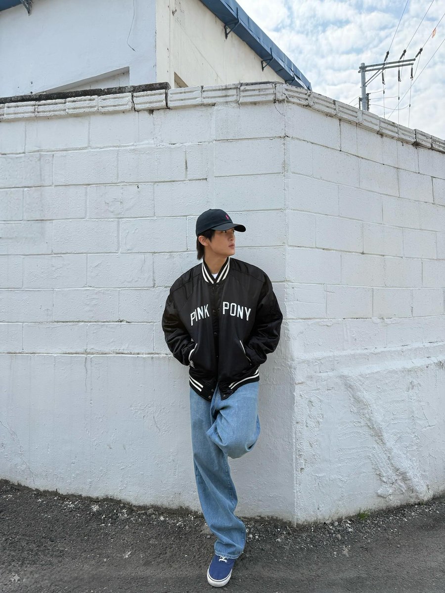 remmarku's tweet image. Always ready to step out whenever free time calls. That day turned into the moment, sun up, mood right, and a Polo Ralph Lauren hat doing its job, keeping the heat off while I move easy.