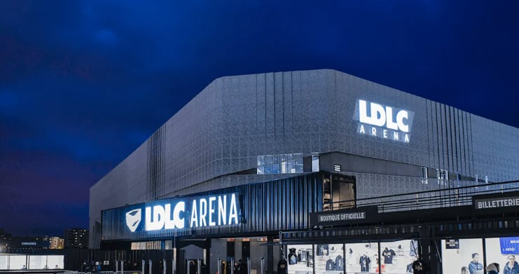 YangiCosplay's tweet photo. If anyone from @ESLDota2 organization sees this post 👋

In Lyon, France,, there is this wonderful venue called LDLC Arena, that can host events such as ESL One Dota2 events 👀 Just saying.

A Dota2 event in France would be awesome, wouldn't it ? 😊🇨🇵

#dota2 #eslone https://t.co/vvHq4SHpmU