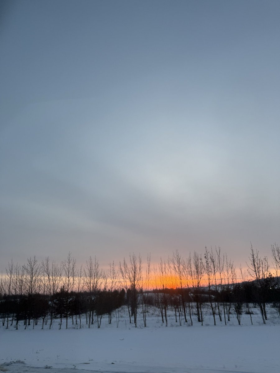 ✨Good morning friends✨                  ✨🤍❄️beautiful sunrise today, have a wonderful and good day to you❄️🤍✨