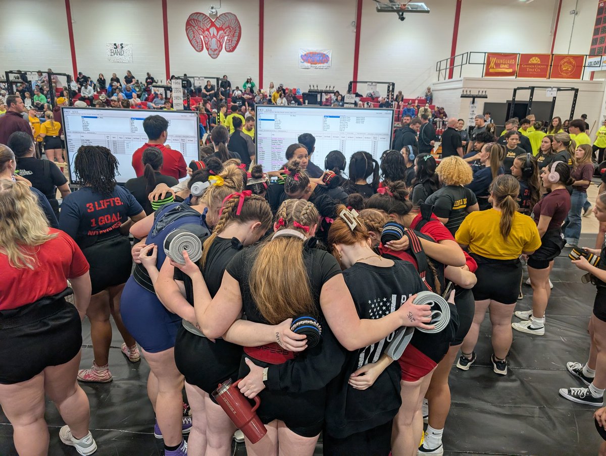 Whooody's tweet photo. Ponder girls powerlifting team took a moment to remember the classmate they lost recently. #FAM1LY #LLCN @ponderisdlions @PonderLift @blitzemD https://t.co/8GAY5kXA53