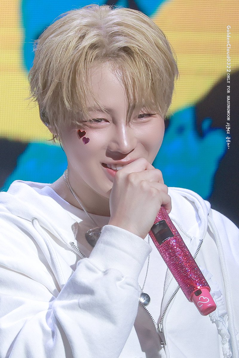 251231 
하성운 팬미팅 Tell The World  

b컷도 한없이 귀여운 
가나디가 보고 싶은 성운시🩷

#하성운 #HASUNGWOON #WannaOne #Tell_The_World <a href="/gooreumseng/">하성운</a>