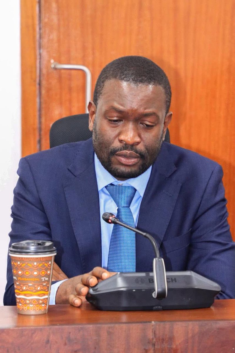 Dr_AustinOmondi's tweet photo. The Senate county public  accounts committee under the leadership of Senator Senator Moses Otieno Kajwang is one committees that I feel very sorry for. If you ever listen to their sessions, you'll know there are people in positions of leadership who still mean well for this country but unfortunately are up against forces too strong. 

If every report from here were to be followed up, Kenya ingekuwa mbele kidogo.
In fact this committee is all you need to look at to be convinced that there's zero goodwill from the presidency to fight corruption in the country.

We're at a point where incidences like ksh 1 billion disappearing from the country's coffers are considered minor accounting errors. We deserve our leaders. 

Cc: Aloyce Rieko
