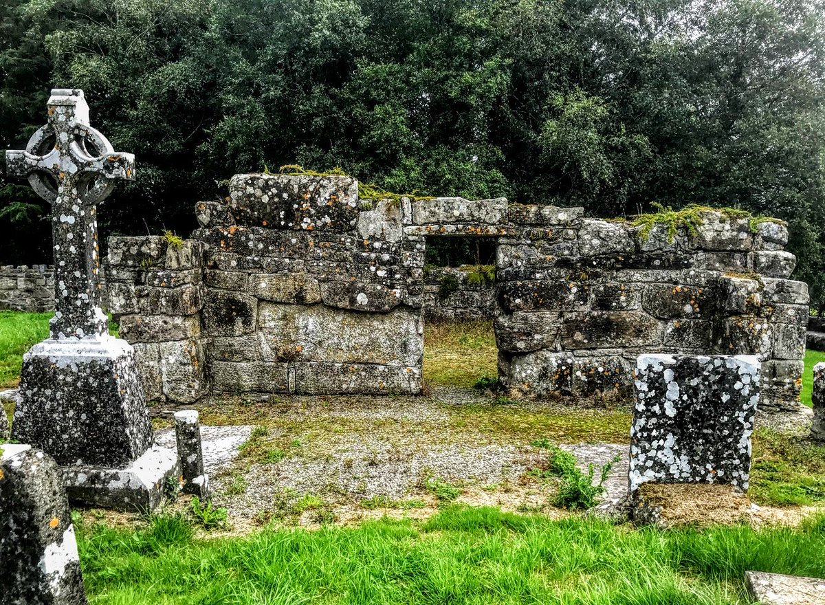 lorraineelizab6's tweet photo. 6 Feb: St Mel (d c 487) bishop of Ard Achad/#Ardagh #Longford. Travelling evangelist! Nephew of St Patrick (mum St Darerca). When living with his aunt Lupait, rumour relationship scandalous! Mél ploughed up a live fish in a field to show innocence! Gave St Brigid grade of bishop! https://t.co/Q1In2gHWQh