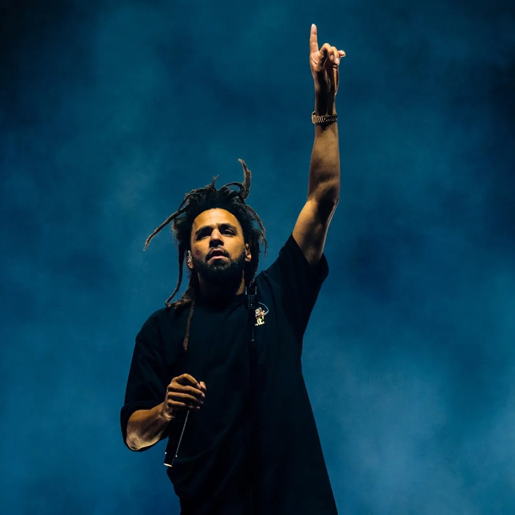 Kurrco's tweet photo. "Carolina, bear in mind, we never had sh*t / But now the GOAT is from this b*tch, so all that's past tense"

—  J Cole on "Old Dog" 🐐 https://t.co/DcjyGp7XKb