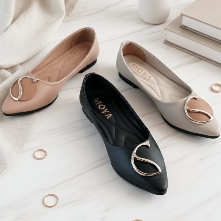 LaperMata88's tweet image. Capek banget akting kuat pakai heels 10cm, padahal batin menjerit. 💀 
Akhirnya balik ke kodrat pakai flatshoes yang empuknya kayak injak awan tapi tetep kelihatan 'mahal'.

Tim flats garis keras mana suaranya? 👇"

s.shopee.co.id/gKP4RtYz1

#ShoppeID 
#Awkarin