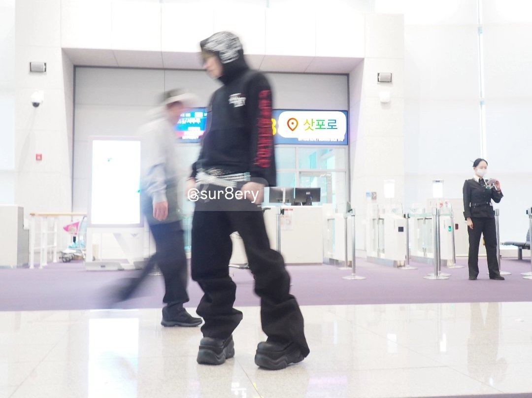 energykm's tweet photo. ゴヌさんがいればどこでもファッションショーやな https://t.co/dnbQFzCTCL