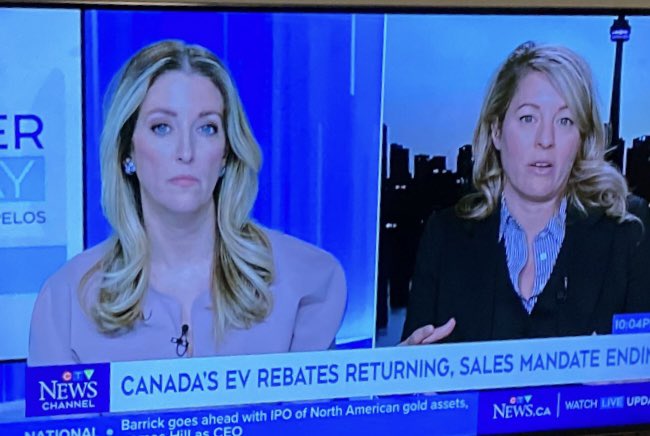 BeachLoverOnt's tweet image. Question for @VassyKapelos @CTV_PowerPlay - why do you hate @melaniejoly ?! Continually harassing her. 
Then you let @kyleseeback off Scott free to say whatever he wanted without any challenge?!
#BiasedMedia
#Cdnpoli
