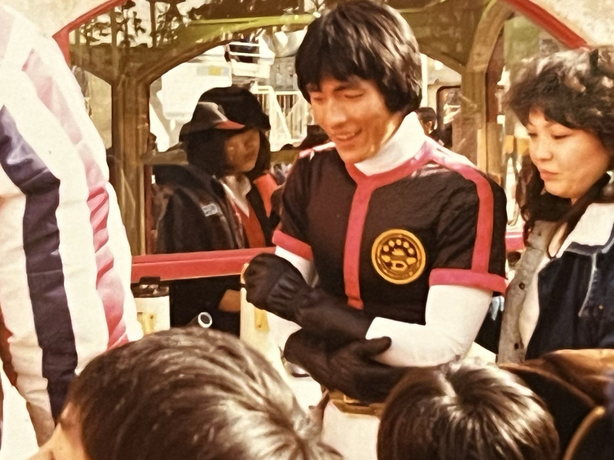 額が透明シールドの戦隊が好き tweet media