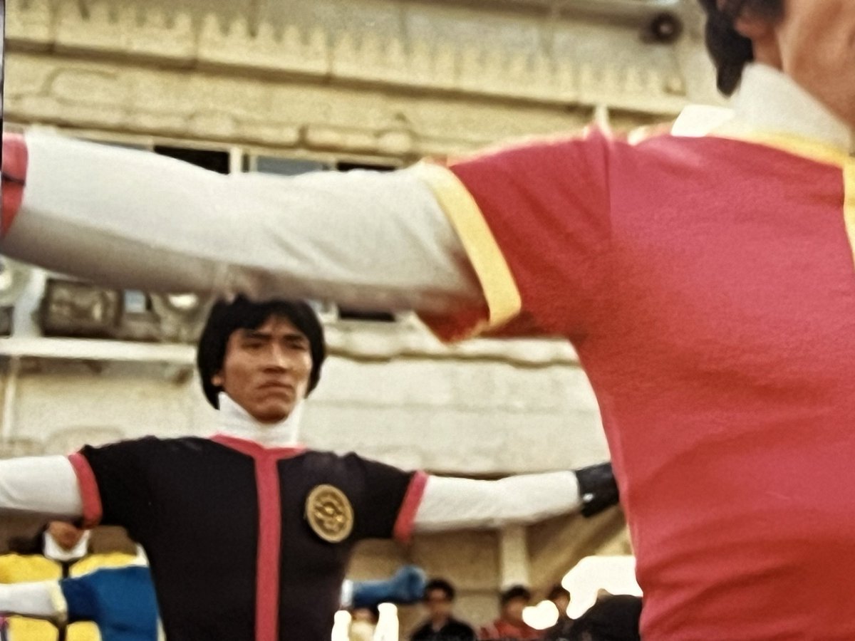 額が透明シールドの戦隊が好き tweet media