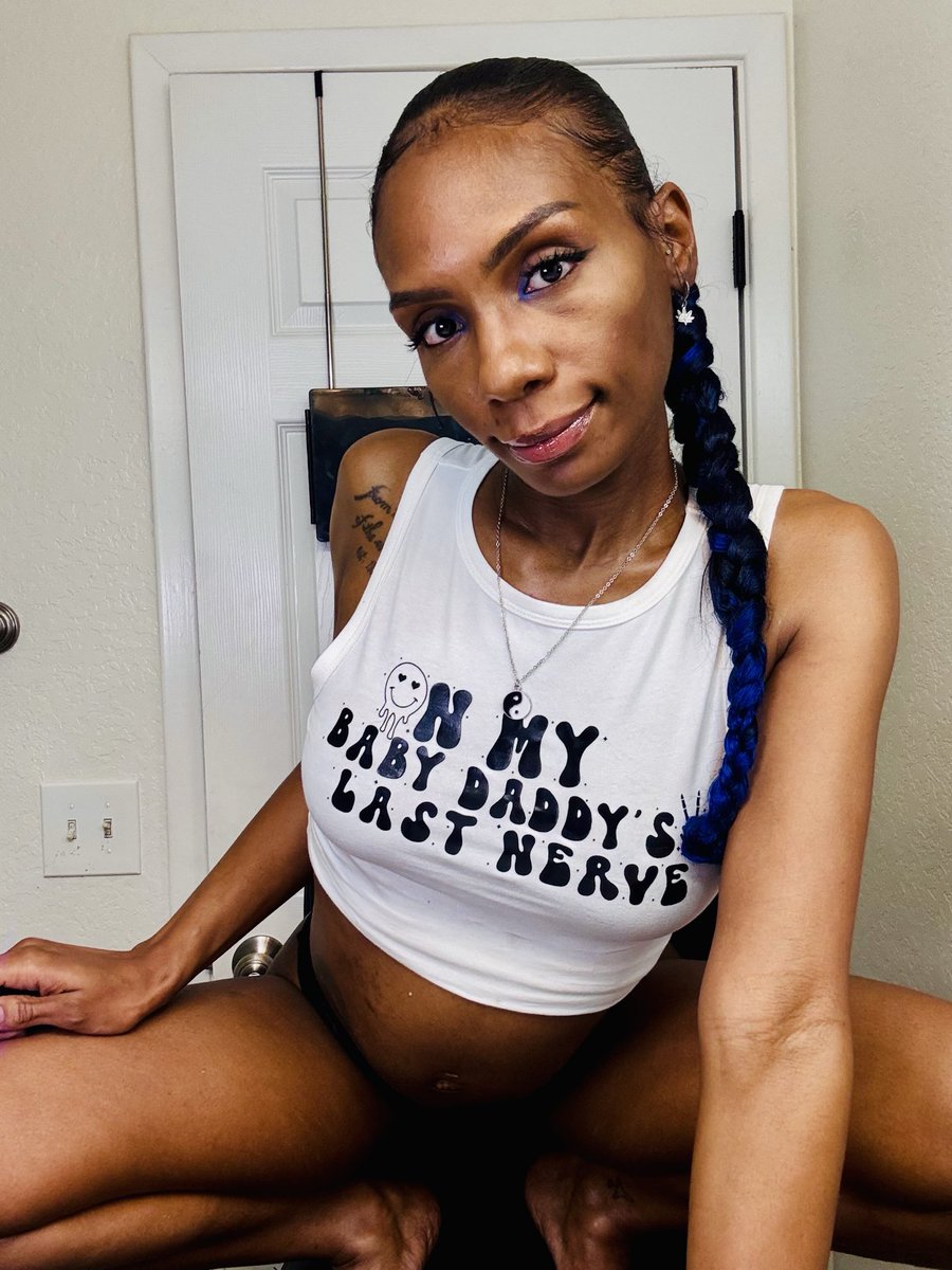 lissa_thegreat's tweet photo. on my baby daddy’s last nerve is an understatement 🤪💙 should I do milf / pregnant modeling? #ModelMood #MILFEnergy #GoddessEnergy #BodyConfidence #ThirstTrap #Unfiltered https://t.co/6GpYI28wyt