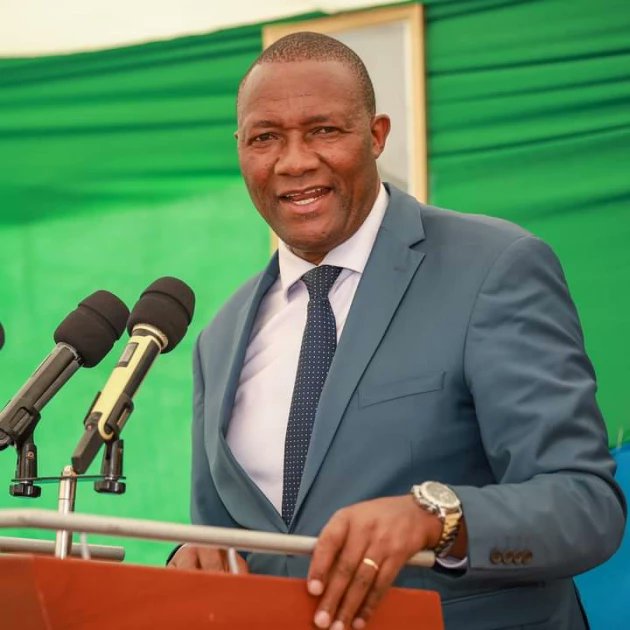 Yesterday, as the Senate questioned the Nyandarua Governor Badilisha, a familiar story quietly replayed itself.

A hospital upgrade tender of ~KSh 800M was awarded to a company to remove asbestos and modernize JM Hospital.

KSh 600M was paid.
The contract collapsed before