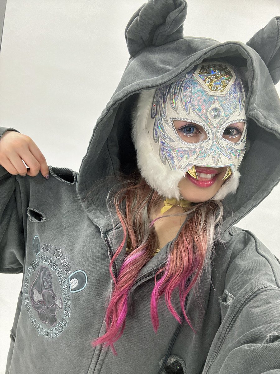 StarLight_Kid11's tweet image. ガルフィーパーカーのBitterが新発売です🐯

今回も写真集と同じようにSweetとBitterで…🍫💓

新色はカッコよくオシャレに着こなしてね〜✨

#SLK
#NEOGENESIS
#STARDOM