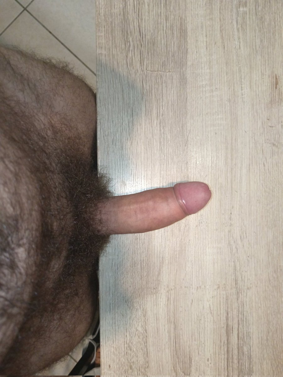 #maqueue se met à table 😋

<a href="/LesPompeurs/">LesPompeurs</a> #thickdick #bating #bigdick #hairydick
