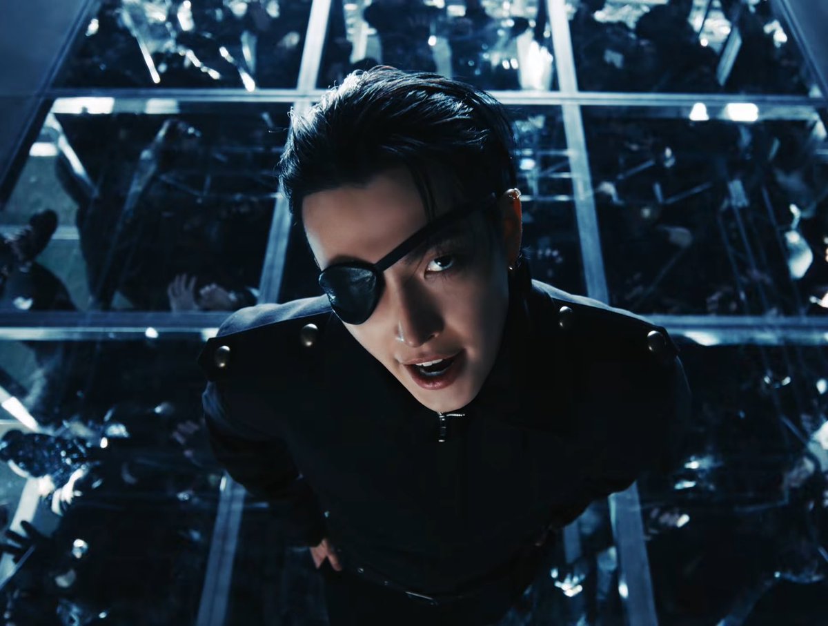 H0NGLOVER's tweet photo. i’m rewatching mv for 19173828 times already https://t.co/48NGHVBq9l