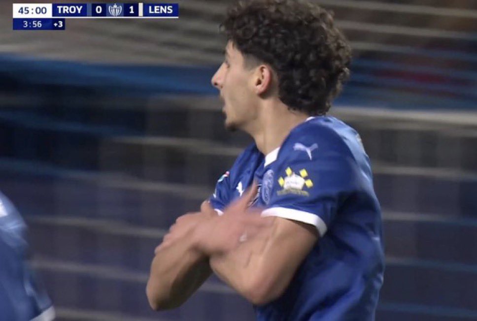 ebinooo51's tweet image. ÉGALISATION DE MARTIN PINELINE, LE MILIEU TROYEN CLIMATISE LE STADE DE L’AUBE 🥶
#ESTACRCL #CoupeDeFrance