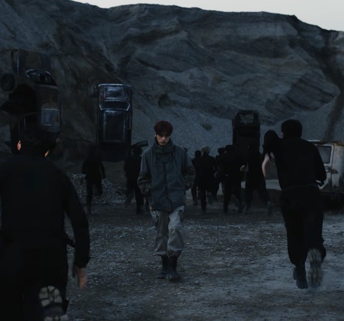 하 무슨 진심 센센같네.
상사 말 진심 안 듣는 내꼴리는데로 하는데
능력치 댕좋아서 쉽게 잡도리 안 통하는
싸우고 사랑하고 반복중인 그런 센센 커플같음.