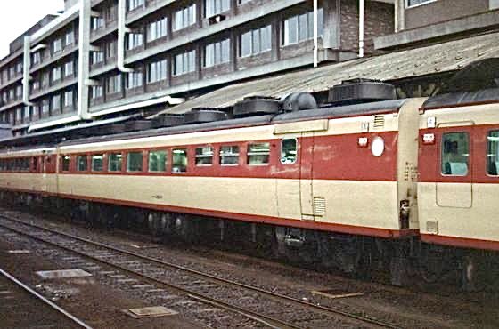 前にもUPしてますが・・・ 宝積寺駅構内に放置されていた キサシ180 3