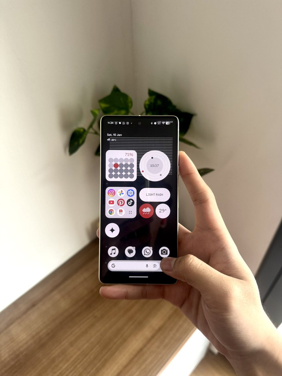 pramxv's tweet photo. Wts Google pixel 7 128Gb
Rewrite beacukai
Fullset (replacement box)
no minus 
boleh tanya tanya dlu dm aja.

bisa shopee gasss
#zonauang️ #zonajajan https://t.co/W88dDCkV8O
