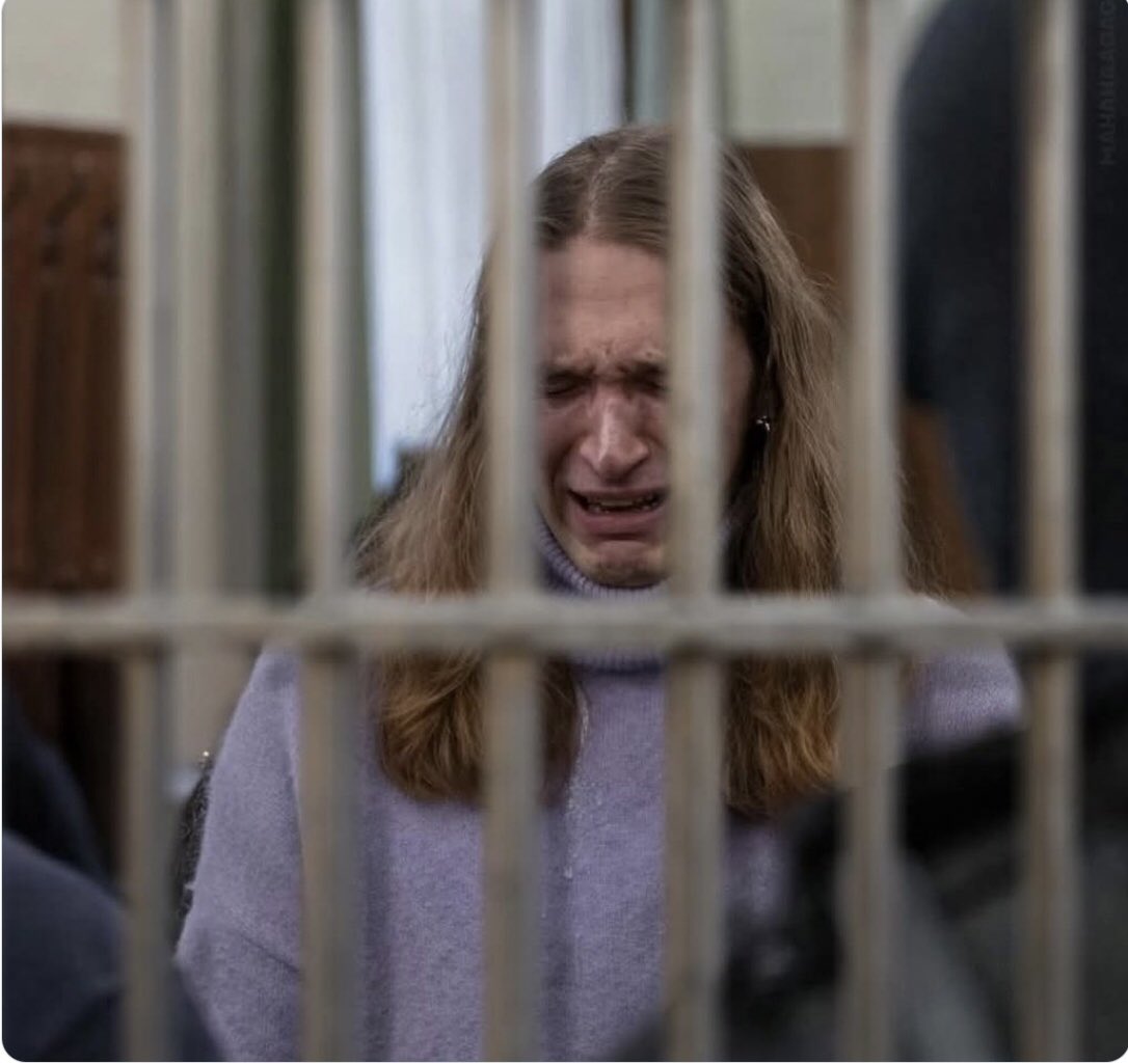 An nichts kann man den kompletten Verlust jedes Rechtsstaatsempfinden einer Gesellschaft und deren Politiker und Medien besser erkennen, als an diesen zwei Urteilen innerhalb von 24 Stunden.

Daniel Günther präsentiert sich bei Markus Lanz ausdrücklich als Ministerpräsident von