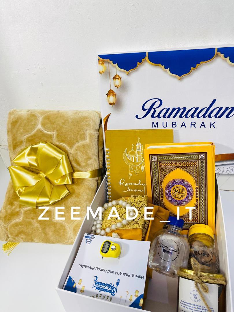zeemade_it's tweet image. I take God beg you help me Retweet.🙏🧎‍♂️

THE Rahmah Box.🤎😍

A gentle reminder of mercy, compassion, sabr and Gratitude.
Thoughtfully curated to nourish the heart, body and soul and the journal is everything you need this Ramadan.

🏷️58,000

Lagos📍
Nationwide delivery.