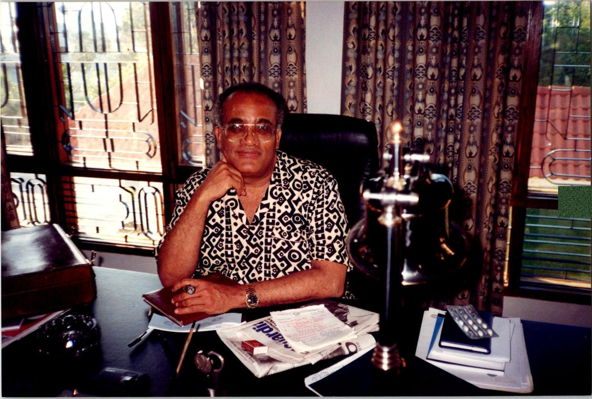 Ulikuwepo wakati Dr. Salim akilitumikia taifa kama Balozi katika mataifa mbalimbali, kisha Waziri Mkuu na Waziri wa Ulinzi? Ulikuwepo wakati Dr. Salim akiwa katibu mkuu wa Umoja wa Afrika?

Tuambie kwa kifupi sana kuhusu uongozi wake. Kuna vijana wanasoma comments ili kujifunza