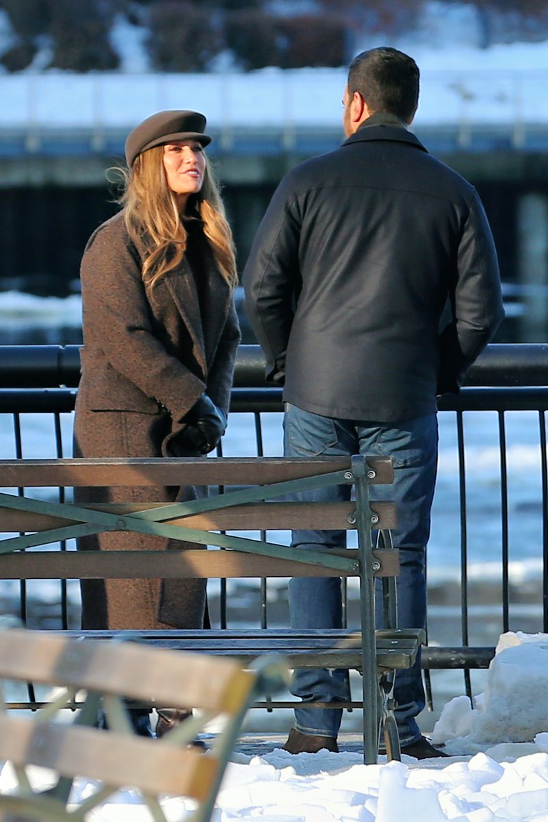 JLo Gallery tweet media