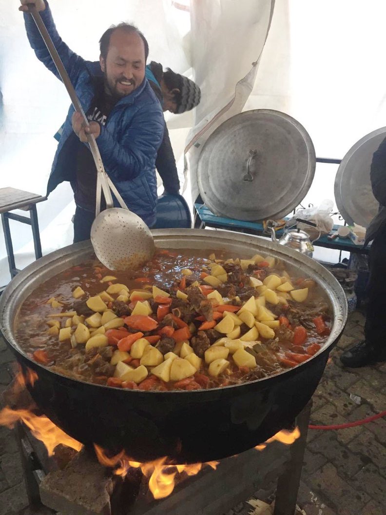 #6subat2023 depreminde depremzedelere yardım için koşturan Uygur Türkü Muhammed Abdullah sınır dışı edilmek istendi ve hala geri gönderme merkezinde tutuluyor...