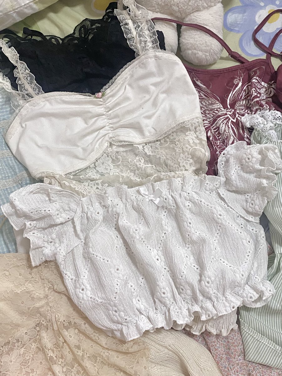 godjiyo_'s tweet photo. * ✧ ตัวละ 40-80 บาท ₍ᐢ.ˬ.ᐢ₎ 

ค่าส่ง  ⦂ 30 ทุกตัว ( รีทวิตลด 5 บาท )

𓏔   ลง 19 : 00 วันนี้ค่า (🗯) ♡⃕

#โล๊ะตู้เสื้อผ้า #ส่งต่อเสื้อผ้า #ส่งต่อเสื้อผ้ามือสอง https://t.co/r472TBsu9K
