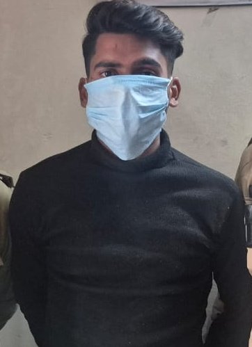JurnoAnkit's tweet photo. #GunjanMurderCase में रिकॉर्ड 72 घंटे के भीतर चार्जशीट दाखिल।
🔹 राज्य में हत्या के मामले में पहली बार इतनी त्वरित कार्रवाई।
🔹 35 गवाह और वैज्ञानिक साक्ष्य शामिल।
🔹 'Rare of Rarest' मानकर फास्ट ट्रैक कोर्ट में ट्रायल की मांग
#DehradunPolice #UttarakhandPolice #JusticeForGunjan https://t.co/KfTa3uSCYC