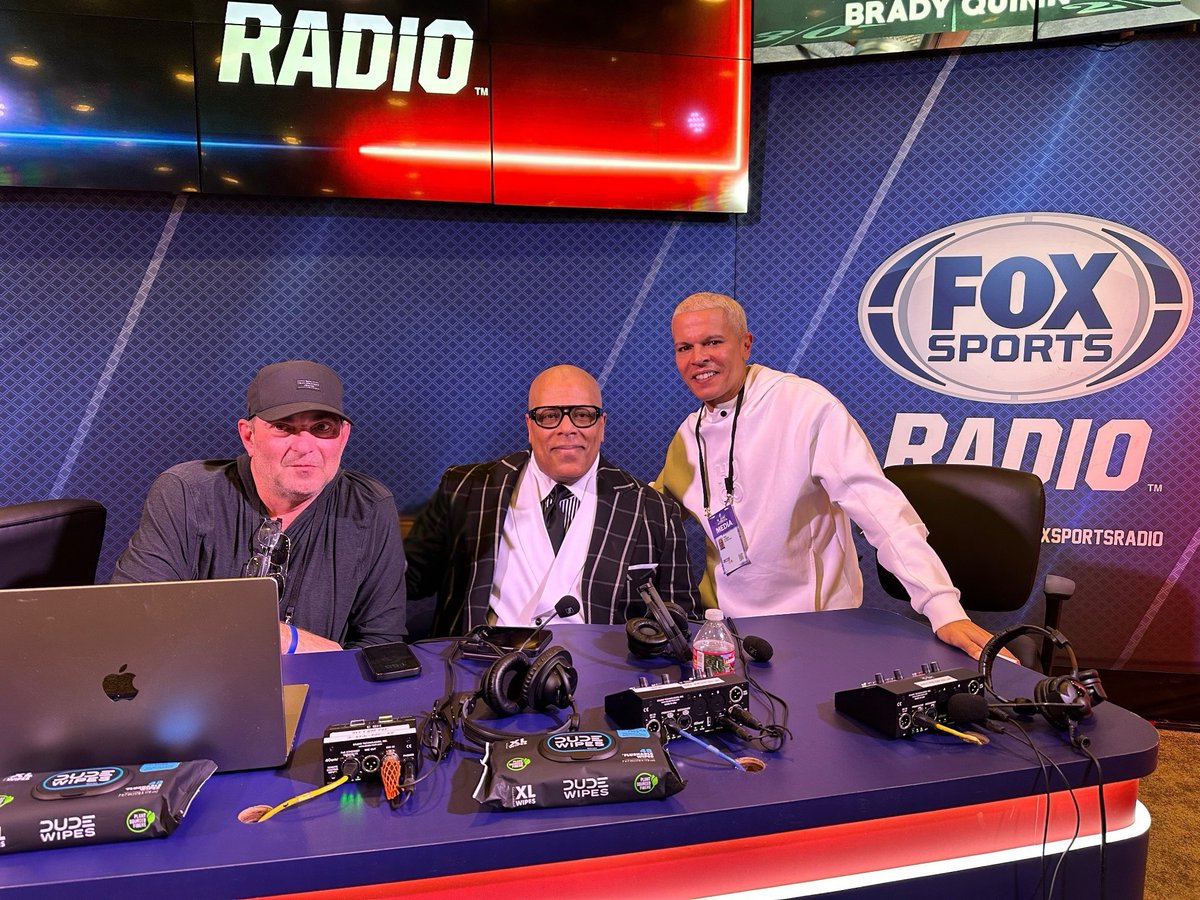 BishopLGaiters's tweet photo. The 2026 NFL SUPER BOWL LX RADIO ROW On The Fox Sports Radio Show In San Francisco, CA 📸 David Adeniji @GettyImages #RadioRow #NFLMedia #SuperBowl https://t.co/EkOgWB6WVP