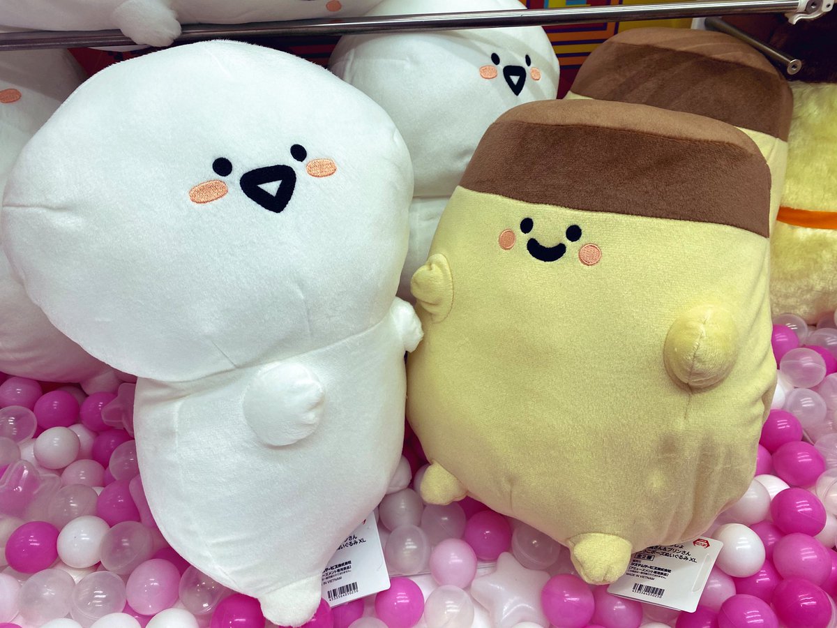 お文具さん』と『プリンさん』が “だっこポーズ”でくっつく 大きな