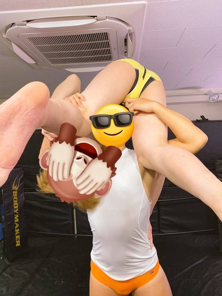 イノム tweet media