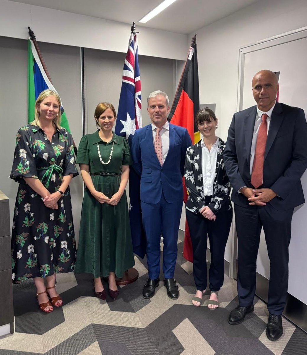 Avec mon adjointe, nous avons eu le plaisir de rencontrer des représentants de l’Ambassade de France à Canberra. Les échanges ont porté sur la Feuille de route France–Australie, et plus particulièrement sur les sujets d’éducation et de changement climatique.

Merci pour votre