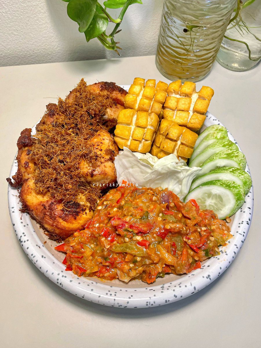 rizrizkyamalia's tweet photo. Absolutely agree 👩🏻‍🍳🥘🍲 https://t.co/hus8YLRmlU