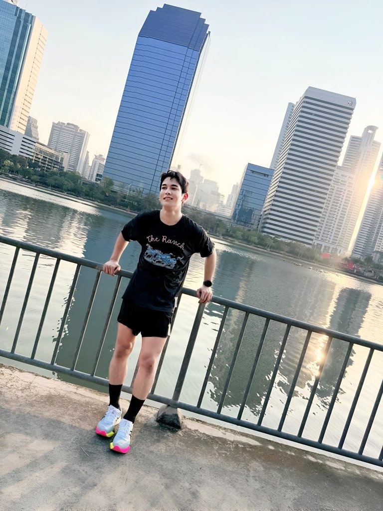 30thGunnapat's tweet photo. gunnapat23 / Gunnapat Injaiuea : (1)
Morning run 🏃🏽➡️😴
#garminthailand
#forerunner970
#กันนภัทร
#GUNNAPAT
Cr. IG gunnapat23 / Fb : Gunnapat Injaiuea https://t.co/B5oO2ztI7e