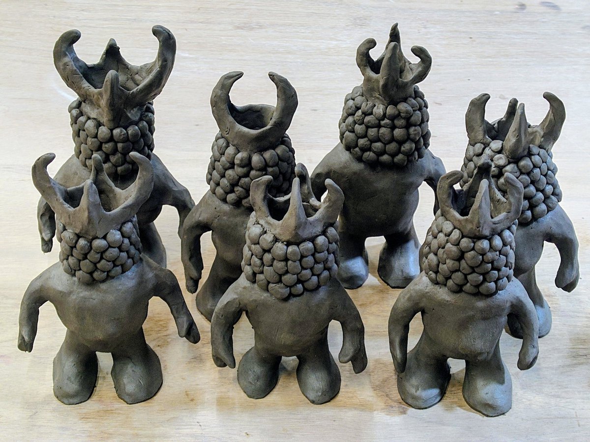 本日の作陶
武士タイプを小さく作るつもりが、ちょい大きめになった。
旅立つと作ってしまう。