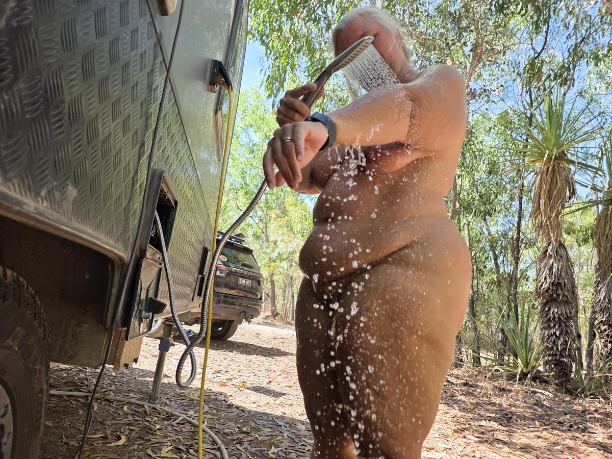 NakedDownunder tweet media