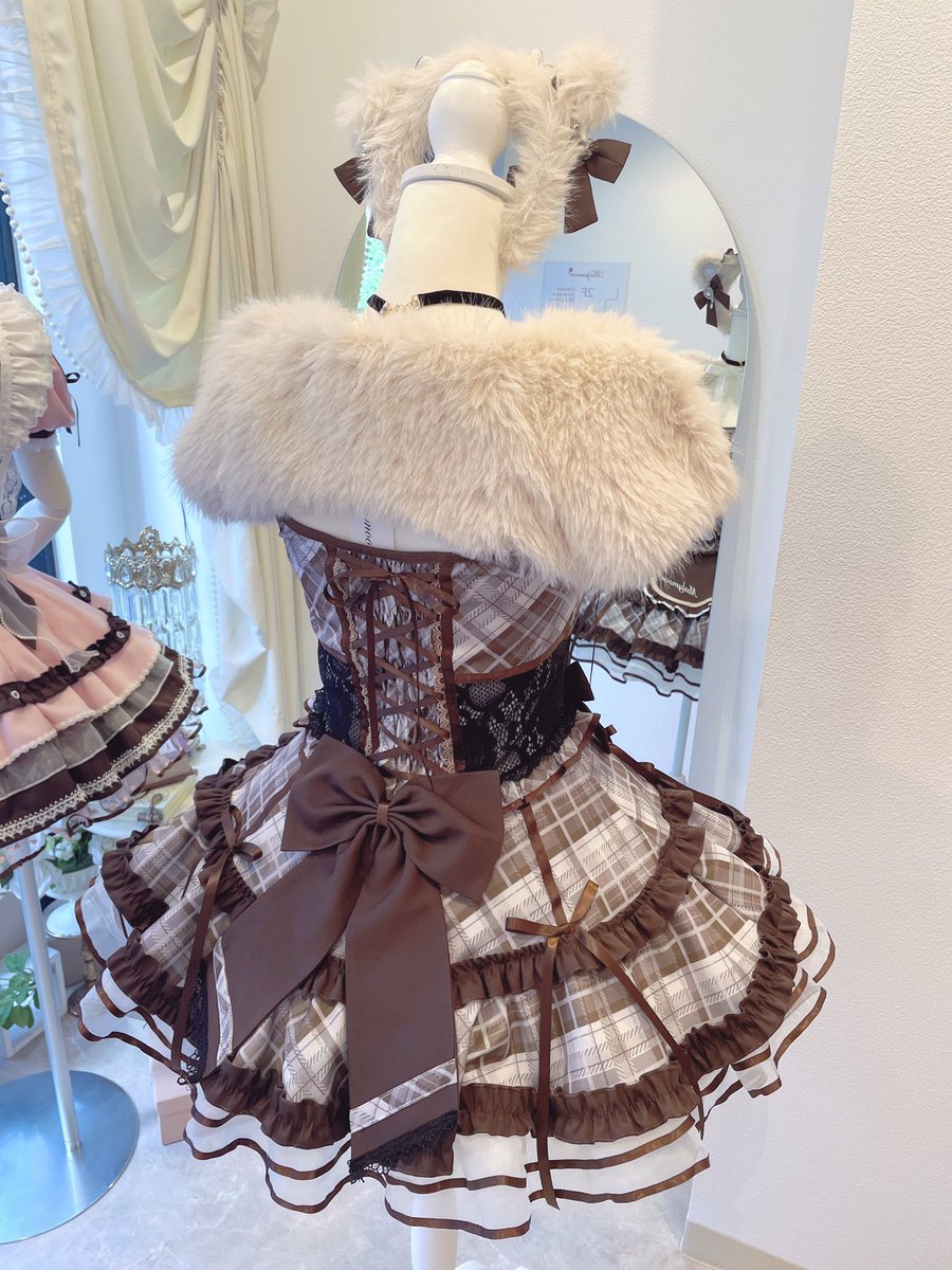 🤍𝟷𝟹𝚝𝚑 𝙰𝚗𝚗𝚒𝚟𝚎𝚛𝚜𝚊𝚛𝚢 𝙼𝚊𝚒𝚍 🤍 ブラウンカラー入荷