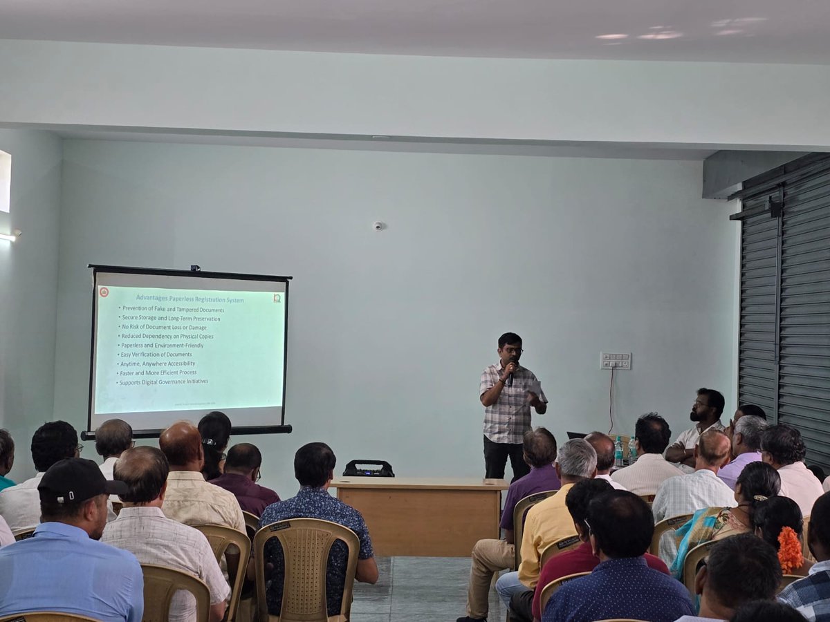 IGRKarnataka's tweet photo. ಕಾವೇರಿ 2.0 ಪೋರ್ಟಲ್ ಅಡಿಯಲ್ಲಿ 'ಕಾಗದರಹಿತ ನೋಂದಣಿ' ಪ್ರಕ್ರಿಯೆಯ ಕುರಿತು ರಾಜ್ಯಾದ್ಯಂತ ತರಬೇತಿ ಹಮ್ಮಿಕೊಳ್ಳಲಾಗಿದೆ.
- ಉಪನೊಂದನಾಧಿಕಾರಿಗಳ ಕಚೇರಿ, ಶಿವಮೊಗ್ಗ.
#eGovernance #DigitalIndia #stamps #property #propertyregistration #Kaveri2 #DigitalKarnataka #StatewideTraining https://t.co/IaA7UvEY6M