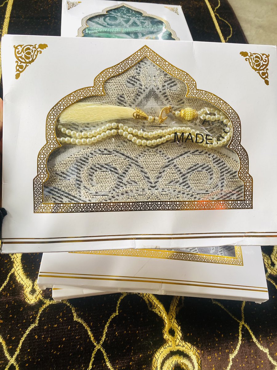 zeemade_it's tweet image. Please RETWEET.🙏🧎‍♂️

Prayermat gift set
🏷️13,000

Vip cone prayermat.
🏷️12,000

Lagos
Nationwide delivery.

Send a Dm to order or wa.me/2349093607161