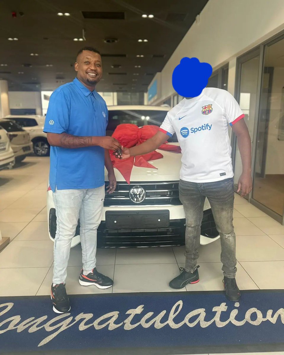 Lavish Living tweet media