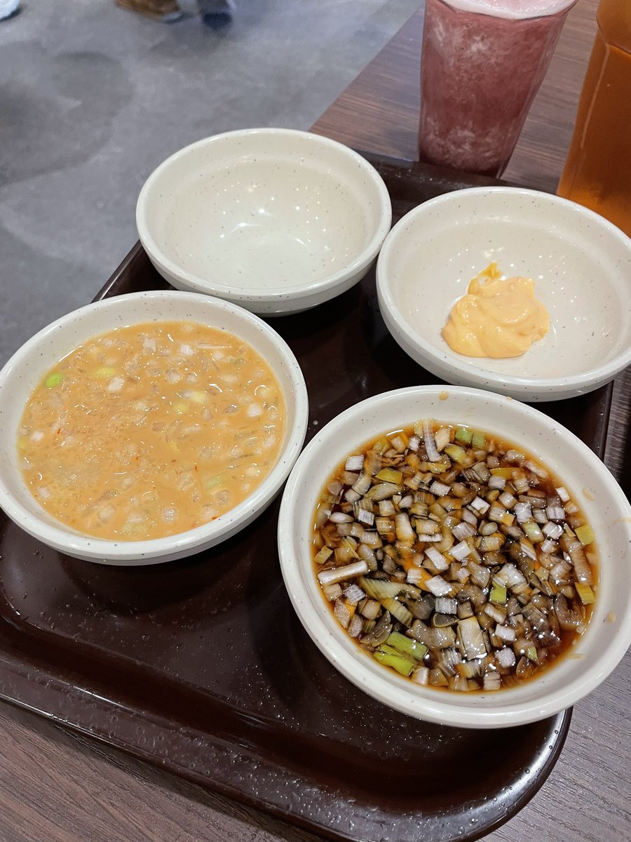 初、しゃぶ葉笑
混んでて平日ランチ無制限の恩恵にあずかれないと思ったけど13:30には入れてゆっくりできた😊
謎に綿菓子にハマる笑