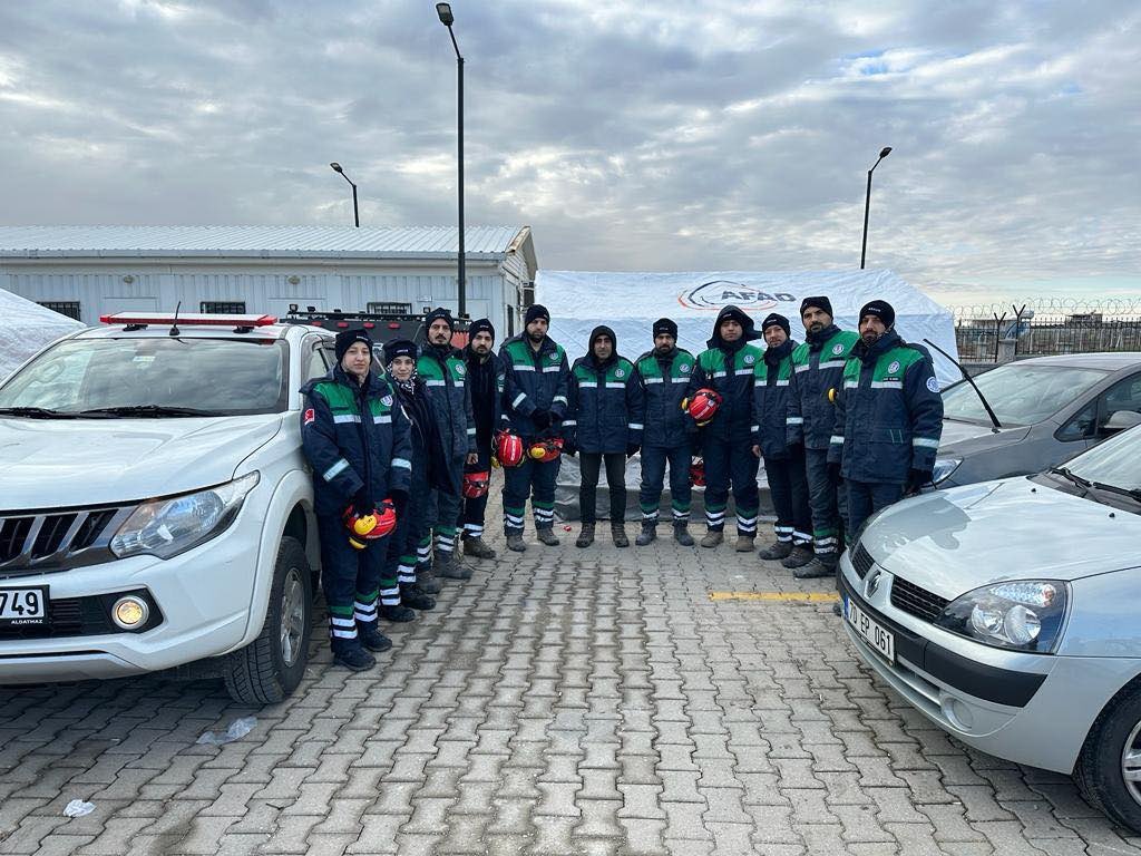 6 Şubat’ı Unutmuyoruz…

Asrın felaketinin yıl dönümünde hayatını kaybeden vatandaşlarımızı rahmet ve minnetle anıyor, geride kalanlara sabırlar diliyorum.

Mekanları cennet olsun.